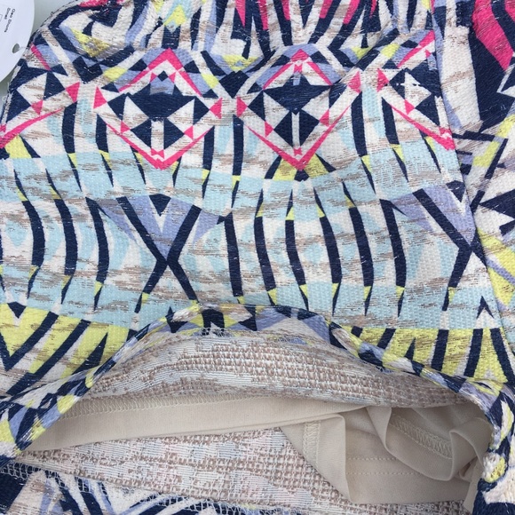 KARLIE BOUTIQUE WOVEN TEXTURED SHORTS - Picture 6 of 8